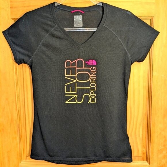 The North Face Women's V-Neck T-Shirt SM Never Stop Exploring VaporWick Hiking - Picture 1 of 10